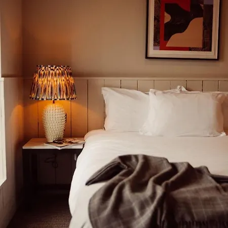 Hotel Glasson Lakehouse 4*