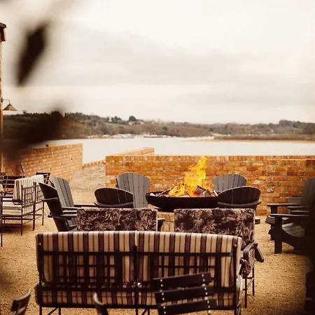 מלון Glasson Lakehouse את'לון