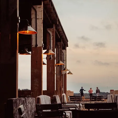 Hotel Glasson Lakehouse