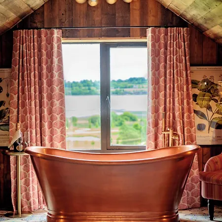 Hotel Glasson Lakehouse 4*