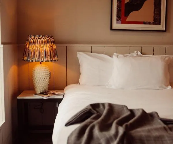 Hotel Glasson Lakehouse 4*