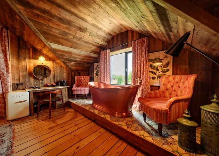 Hotel Glasson Lakehouse 4*