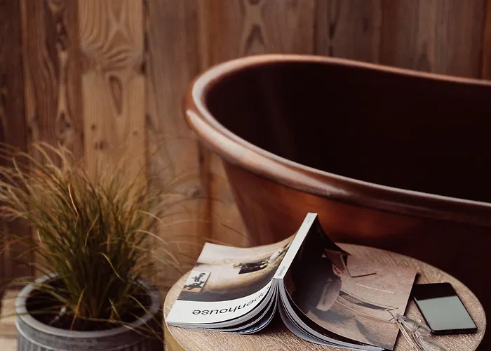 Hotel Glasson Lakehouse